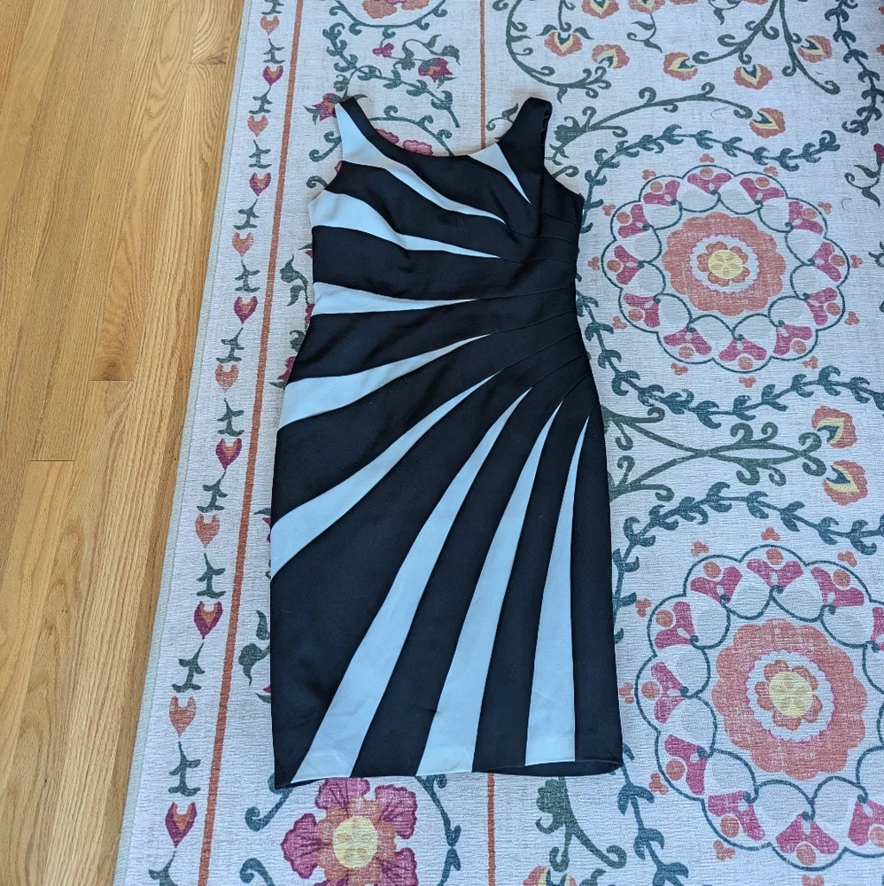 Black and white starburst dress - Picture 2 of 4